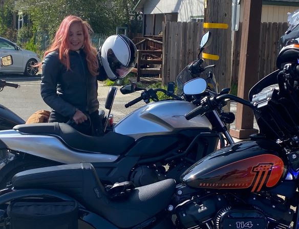 Badass Motorcyclist and author, Leslie Reyes - HelmetorHeels.com